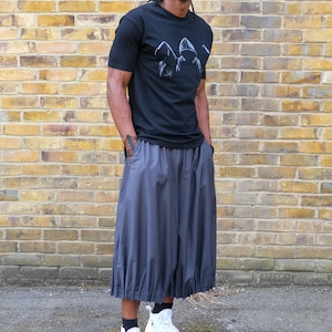 Back in stock Only 4 available Lantern trousers image 6