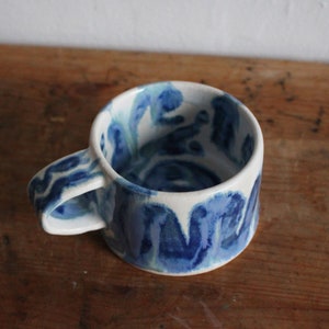 Squiggling Schlange blau Marmor Tasse Bild 5