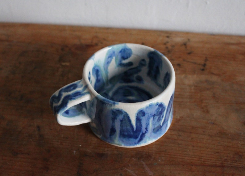 Squiggling Schlange blau Marmor Tasse Bild 5