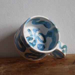 Squiggling Schlange blau Marmor Tasse Bild 4