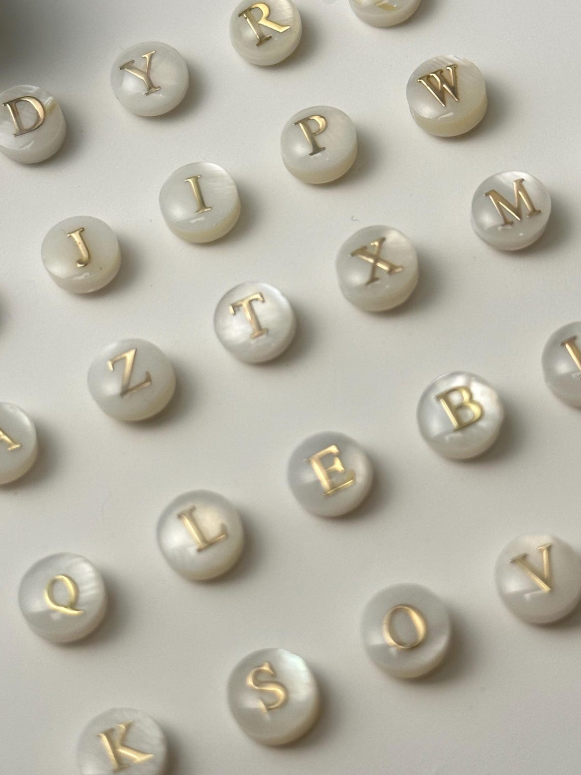 8mm Shell Alphabet Beads，english Letter Beads，mother of Pearl Alphabet ...