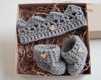 Crochet Baby Crown and Booties Pattern Newborn Photo Prop Shower gift Baby Outfit Set PDF Pattern Beginner Friendly