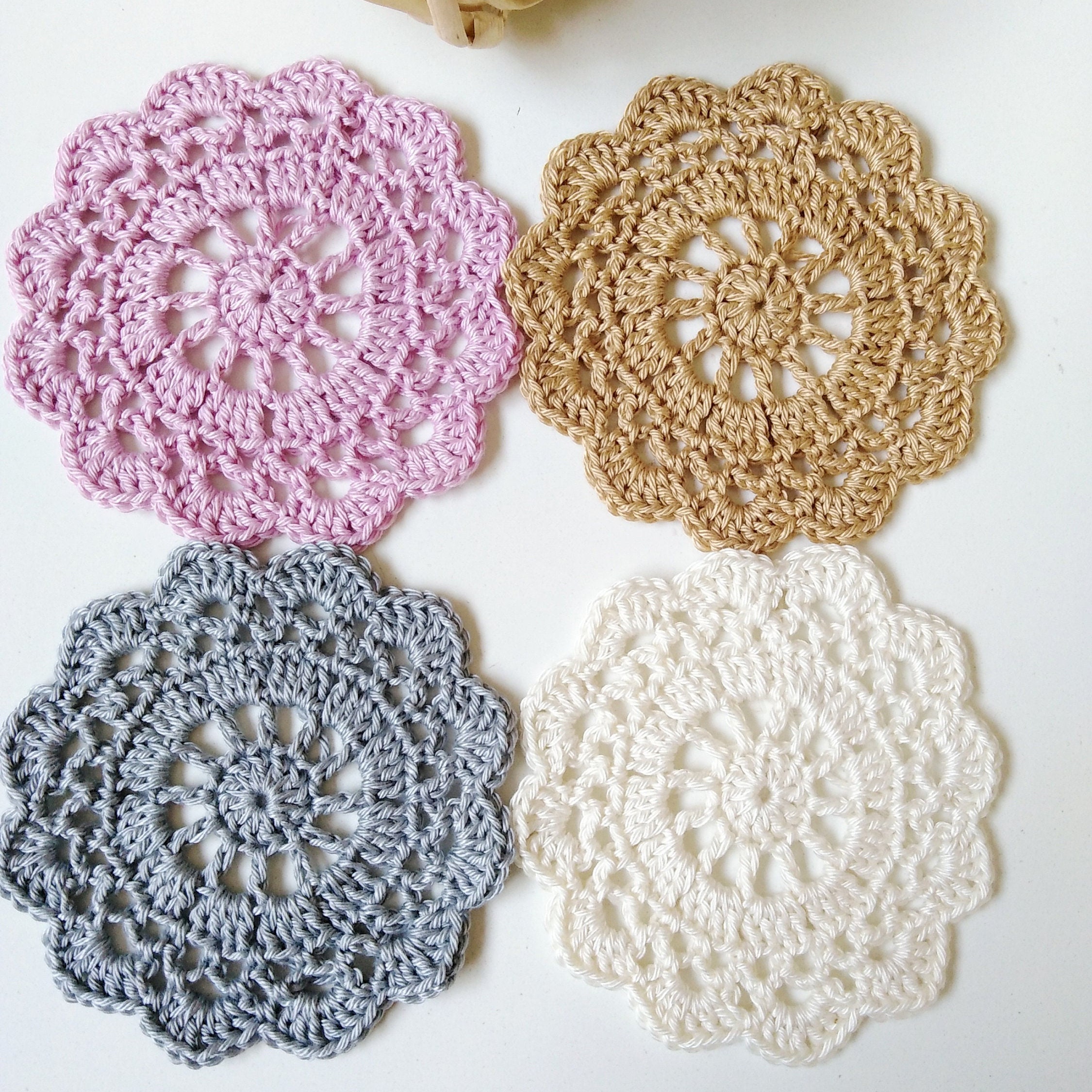 easy apple crochet coaster free pattern - Jenny & Teddy
