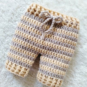 Modello di pantaloni all'uncinetto per neonati Modello di pantaloni all'uncinetto Modello di pantaloni per maschietti e femminucce Modello all'uncinetto per neonati Modello di oggetti di scena per foto 4 taglie (neonato - 12 mesi)