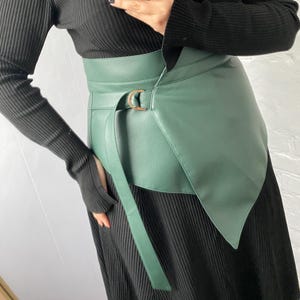 Green Corset Belt for Dress Vegan Leather Wrap Peplum Skirt Quality Wide Waist Belt Fashion Gift for Her Women&#39;s Corset Under Bust Basque