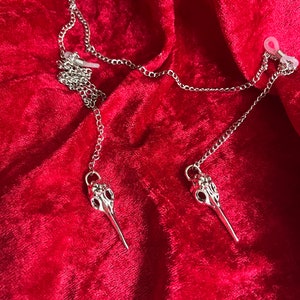 Glasses chain with gothic crow skull detail