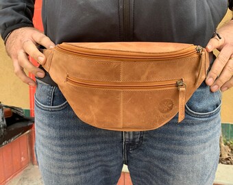 Personalized Leather Fanny Pack, Unisex Leather Hip Bag, Waist bag, with adjustable belt 32-42 inch, to carry mobile, travel documents etc.