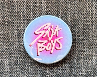 Insignia inspirada en Cazadores de demonios del K-POP - Saja Boys