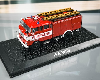 IFA W50 / Camión de bomberos a escala 1:76 / Modelo original con licencia / Regalo