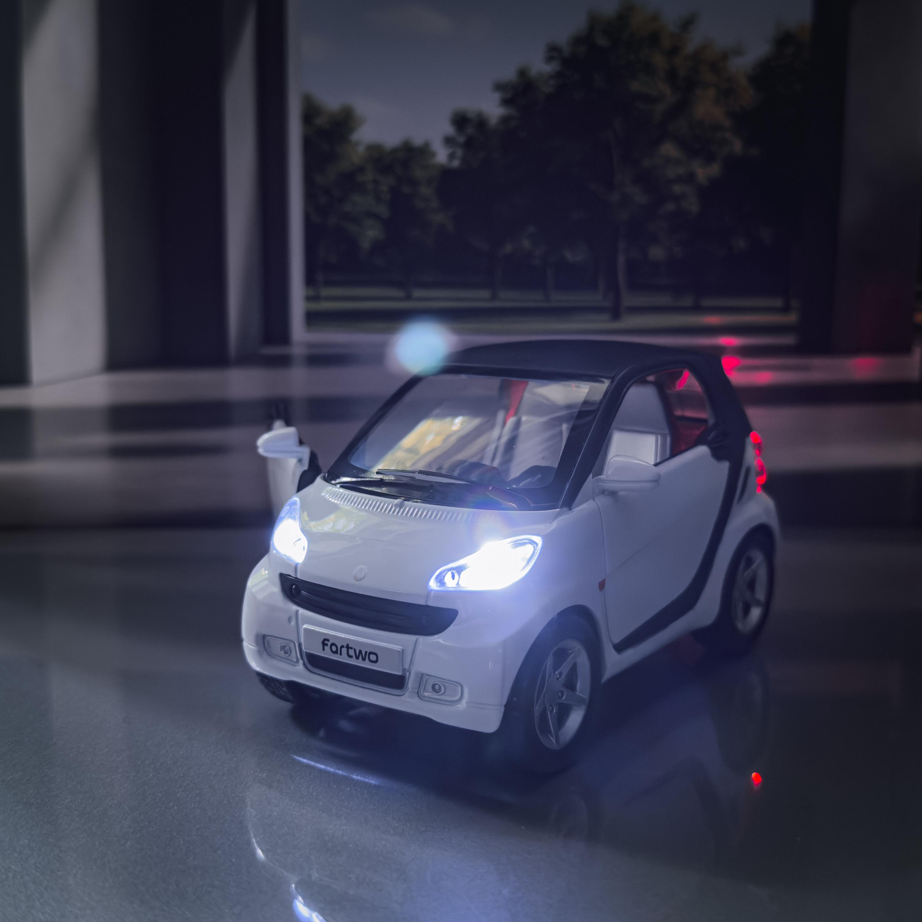 Voiture Miniature 1:24 Smart ForTwo - Diecast Jaune - Jouet Pour Enfants - Neuf