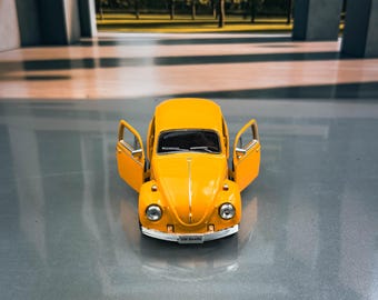 Volkswagen Beetle Classic | Diecast Model Car | Scale 1/36 | Gift
