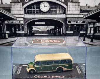 Bedford OB Coach Diecast Model Bus | 1:76 Scale, Green
