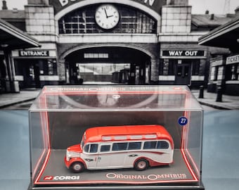 Bedford OB Coach Diecast Model Bus | 1:76 Scale, Red