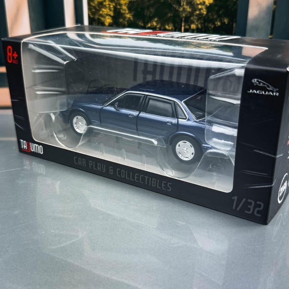 Jaguar XJ6 | Diecast Model Car | Scale 1:32 | Jaguar Die Cast Car