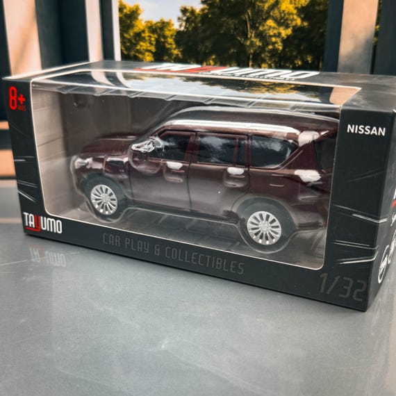 Nissan Patrol Y62 | Original Licensed Nissan Diecast Model