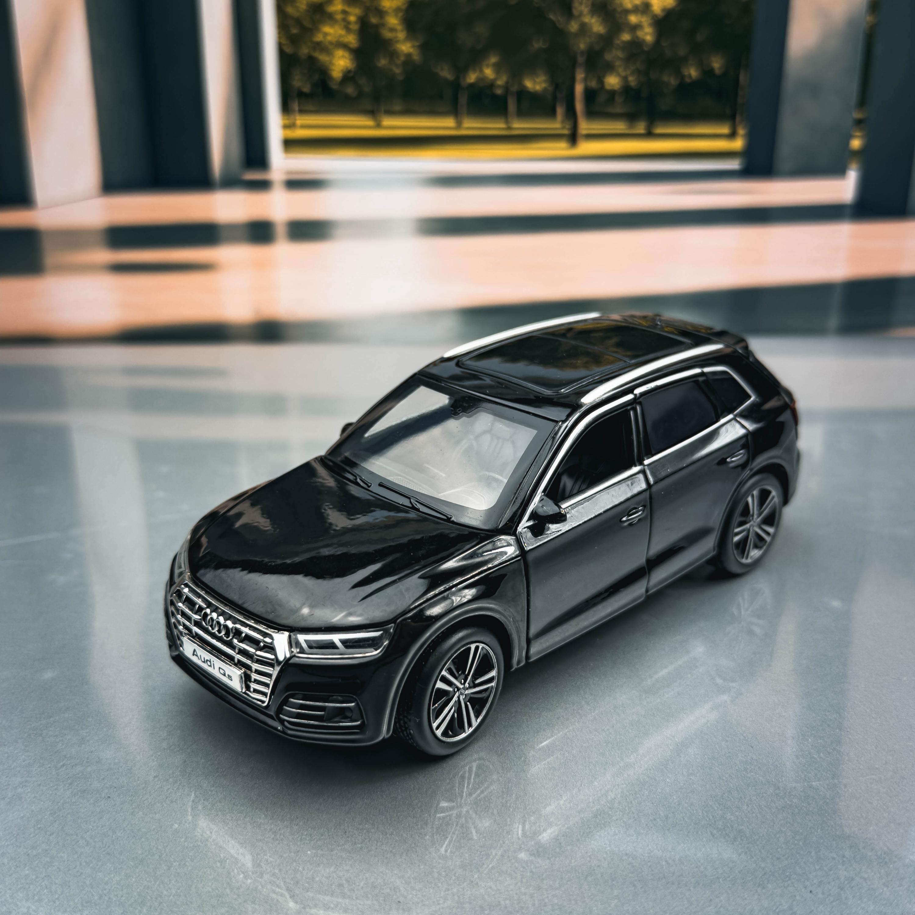Audi Q5 | Licensed Original Audi Diecast Model Car | 1/32 Scale
