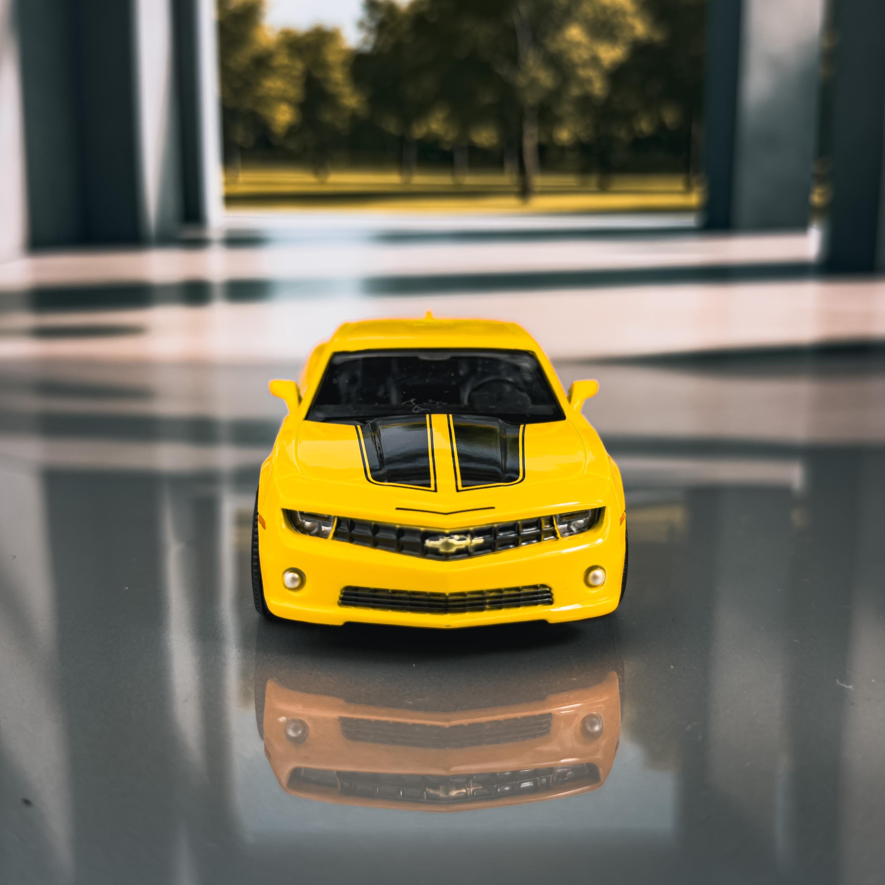 シボレー カマロ ダイキャストモデルカー | 1/36スケール、イエロー