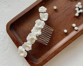 Minimalist Flower Bridal Hair Pin, Bridal Hair Comb, Bridal Hair Pins, Floral Hair Pins,Pearl Hair Pins, Rose hair Pin, Rose Hair Clips