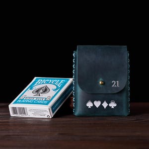 Estojo de couro feito à mão para cartas de baralho: porta-cartas de pôquer personalizado
