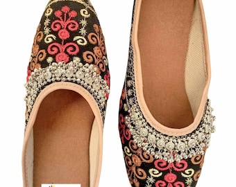 Handmade Punjabi Jutti: Embroidered Indian Khussa Shoes