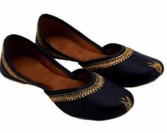 Handmade Punjabi Jutti: Embroidered Rajasthani Khussa Shoes
