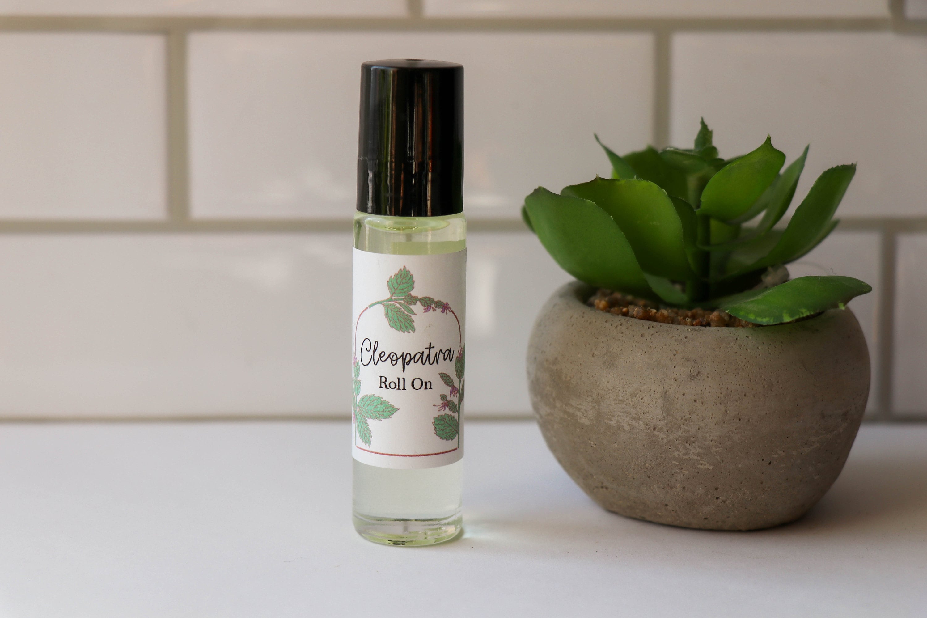 エジプションオイル　CLEOPATRA SEDUCTION Amazon.com: Cleopatra Oil by Art of the Root | Handmade with