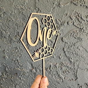 Custom Age Bee Cake Topper Personalized One Honeycomb Cake Topper Bee themed Birthday Cake Topper Baby shower decoration First Birthday