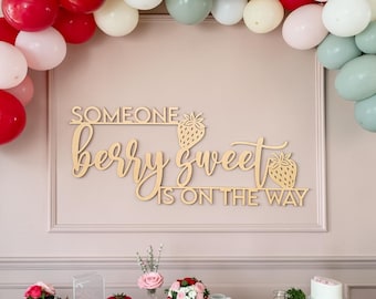 Placa "Alguém muito doce está a caminho": Decoração para chá de bebê com tema de morango | Menina