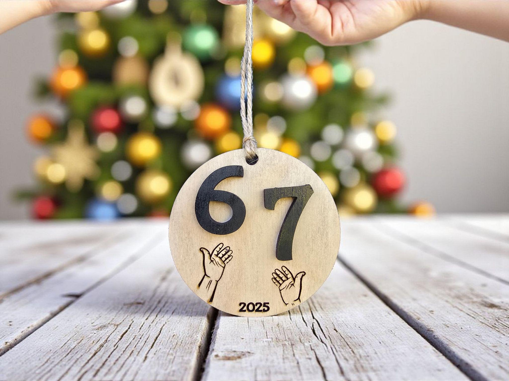 6 7 ミームオーナメント：6 7 おもしろ木製クリスマスオーナメント