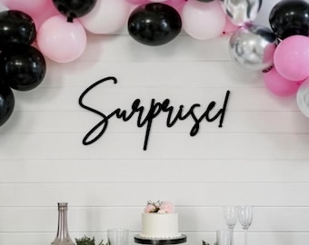 Placa de Surpresa: Decoração para Revelação de Festa | Painel de Fundo para Aniversário | Placa Decorativa para Festa de Celebração