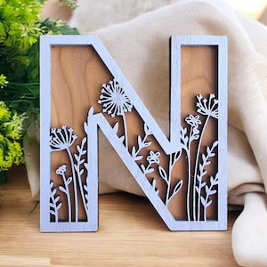 Letras de bloco floral para berçário, letras para prateleira de bebê, nome do bebê com flores, pequeno berço de chá de bebê com flores silvestres, alfabeto de flores silvestres