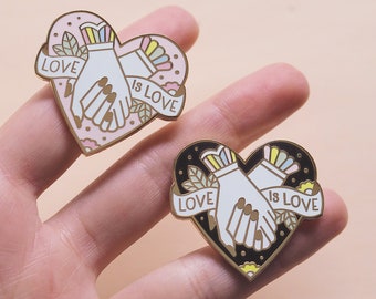 Love Is Love • Pin de esmalte duro - Cita inspiradora - Pin de orgullo - LGBTQIA - Arco iris - Flores - Cita positiva - Orgulloso