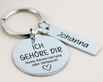 Geschenk für Verliebte - Schlüsselanhänger mit Gravur "Ich gehöre dir" und personalisiertem Namen