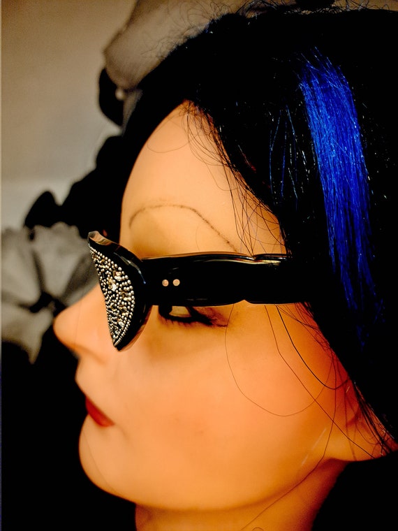 Vintage French rounded cateye sunglasses 1950s - image 3