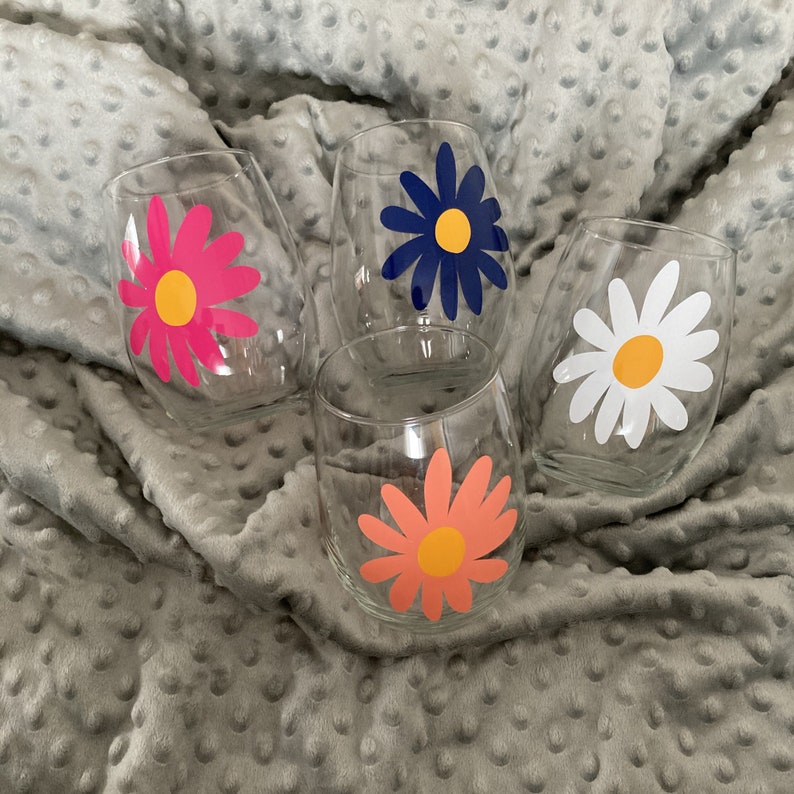 Daisy Flower Large Stemless Wine Glass Flower Lover Gift Colorful Spring Drinkware Wine Hostess Gift Floral Mother/'s Day Gift