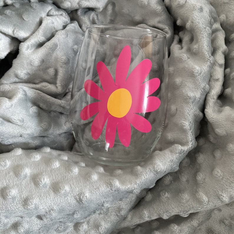 Daisy Flower Large Stemless Wine Glass Flower Lover Gift Colorful Spring Drinkware Wine Hostess Gift Floral Mother/'s Day Gift