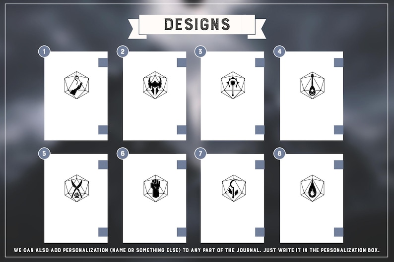 Op de afbeelding: Afbeelding met acht journalontwerpen, elk met een uniek zwart pictogram in een witte zeshoek. Het woord "DESIGNS" staat bovenaan. De tekst onderaan luidt: "WE KUNNEN OOK PERSONALISATIE (NAAM OF IETS ANDERS) TOEVOEGEN AAN ELK DEEL VAN HET JOURNAL. SCHRIJF HET GEWOON IN HET PERSONALISATIEVAK."