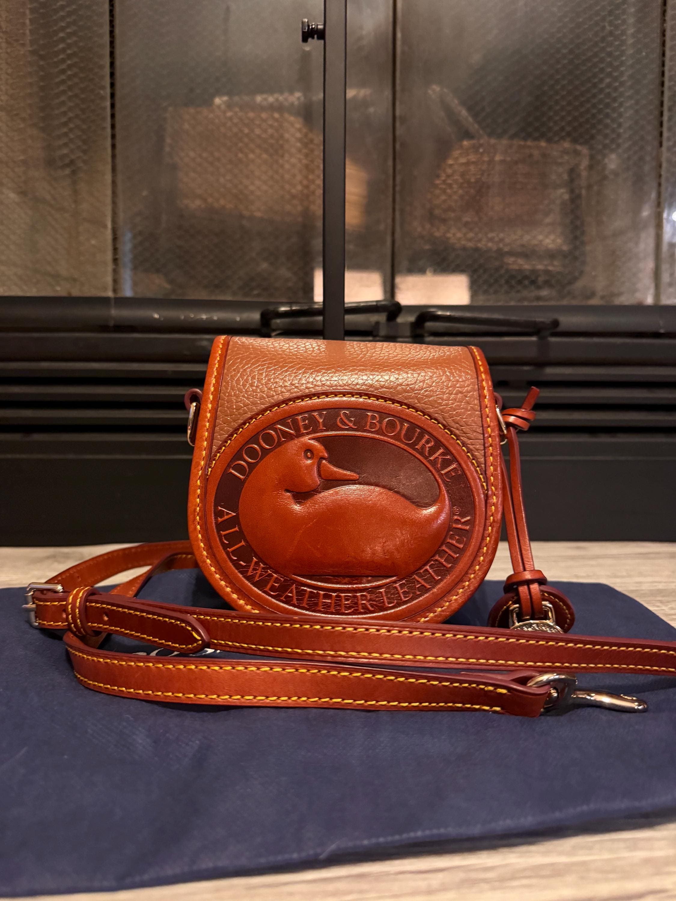 ヴィンテージ　ドゥーニー&バーク　ビッグダッグ Dooney and Bourke Big Duck Handbags - Etsy