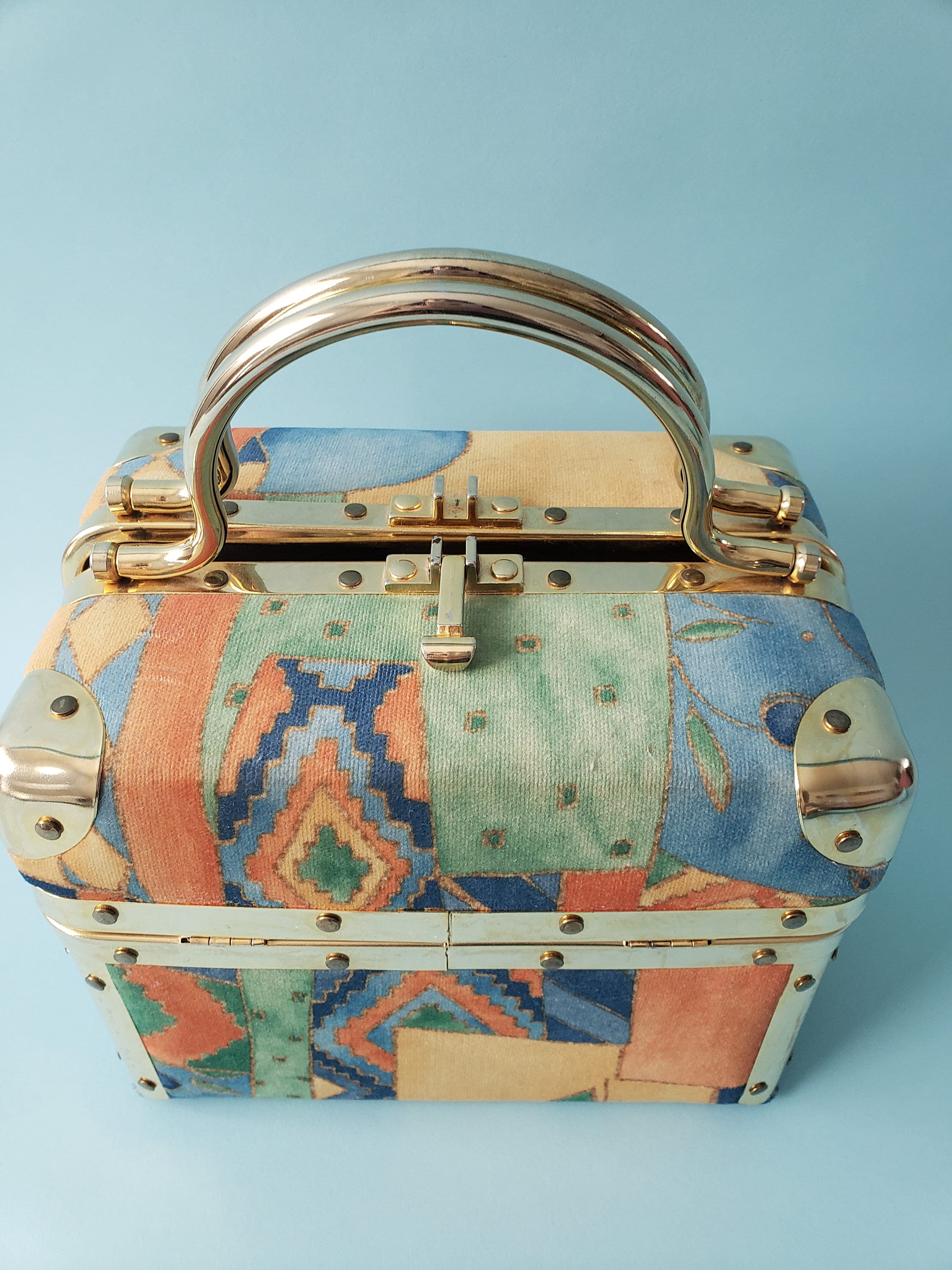 Lisette New York Seashell Tapestry Train Case Handbag 1980s munimoro