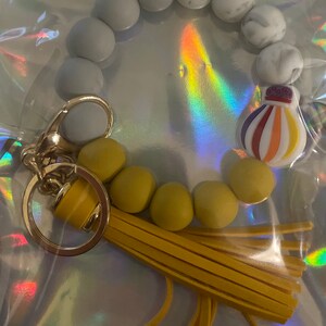 Wristlet keychain