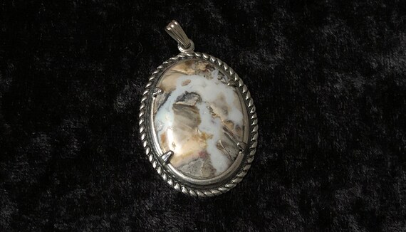 Dainty Agate Pendant in Silver Filled Mounting - … - image 1