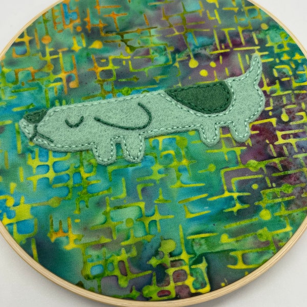 Bluey Longdog hand embroidery, green, Bluey, bingo, Longdog, embroidery, felt, applique