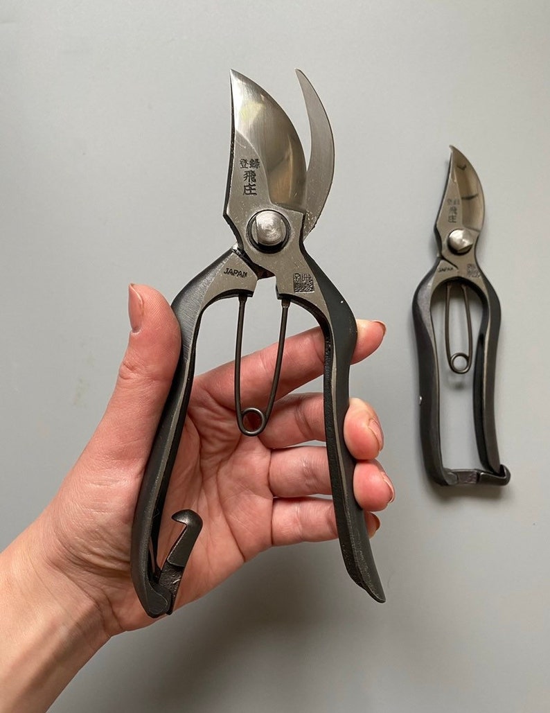 Tobisho Japanese Carbon Steel Pruner Type B - Thumbnail 2