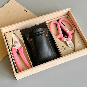 Sakagen Florist Tool Kit: Japanese Scissors, Pruner & Leather Belt