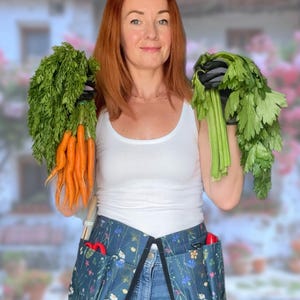 Floral Garden Tool Belt: 6-Pocket Waterproof Gardening Apron image 7