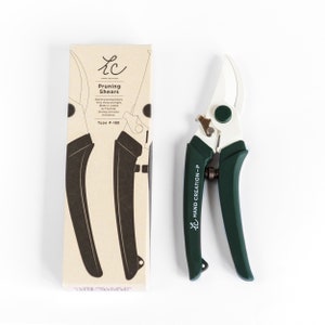Sakagen Japanese Flower Pruners: High Carbon Steel, Emerald Green