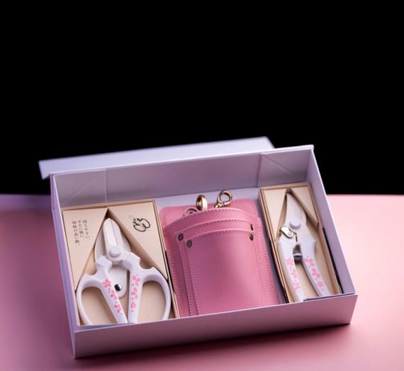 Sakagen Japanese Florist Tool Set: Sakura Scissors, Pink Leather