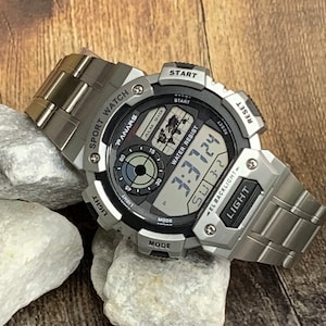 Men&#39;s Classic Silver Resin Watch Case Quartz with Tri Fold Stainless-Steel Watch Band