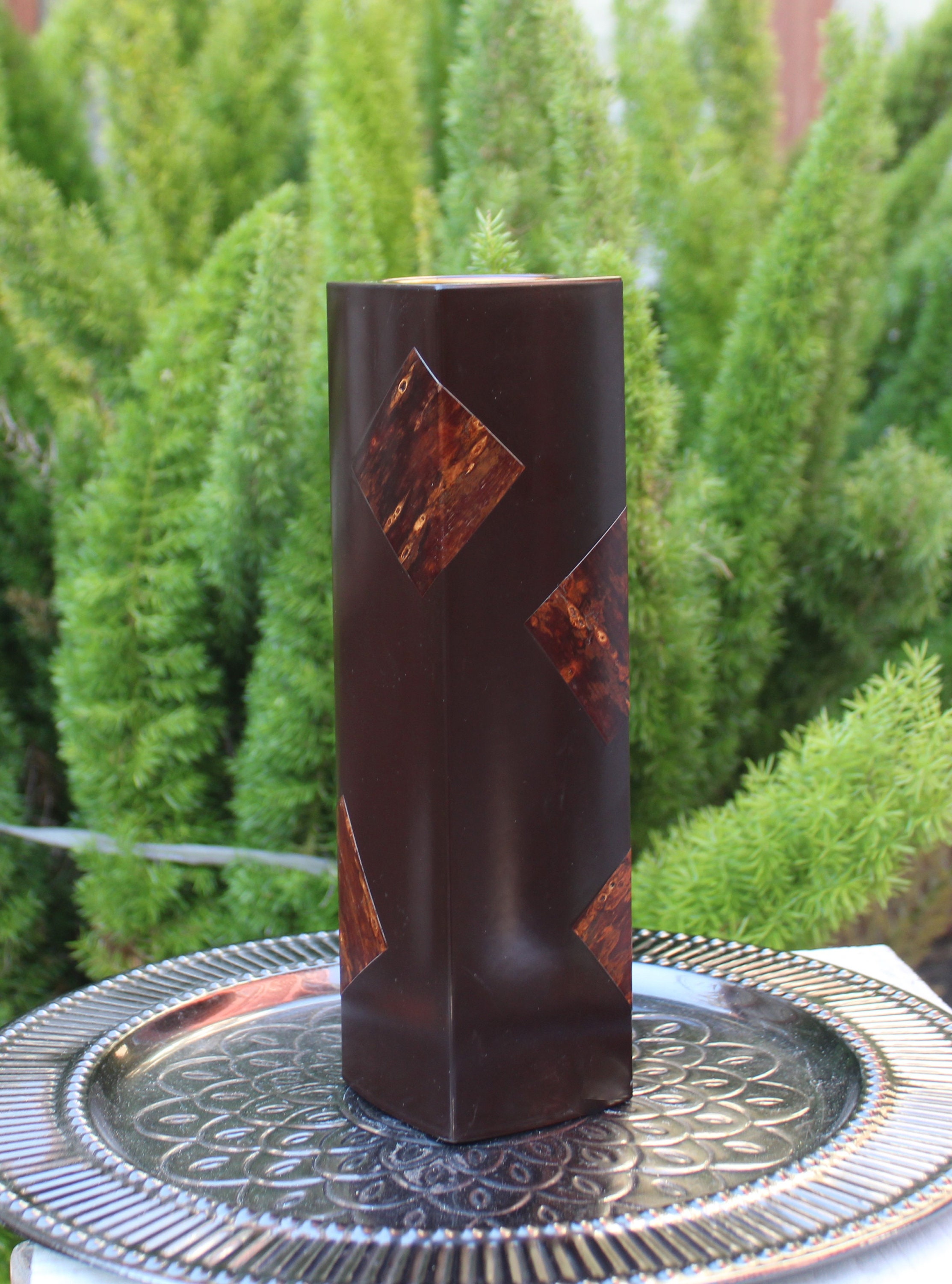 Vaso vintage, vaso in legno finto, vaso rettangolare alto, vasi MCM, vaso w inserto, vaso di fiori marrone, vaso geometrico, vaso retrò