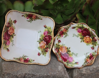 Vintage Royal Albert, Juego de 2, "Old Country Roses", Platos de baratijas, Platos de China inglesa, China de hueso, Rosas inglesas, Platos pequeños,